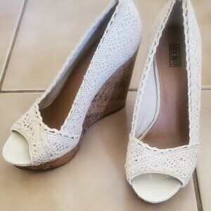 🤍 Mix No. 6 White Crochet Peep Toe Cork Wedge Heels – Size 9 🤍